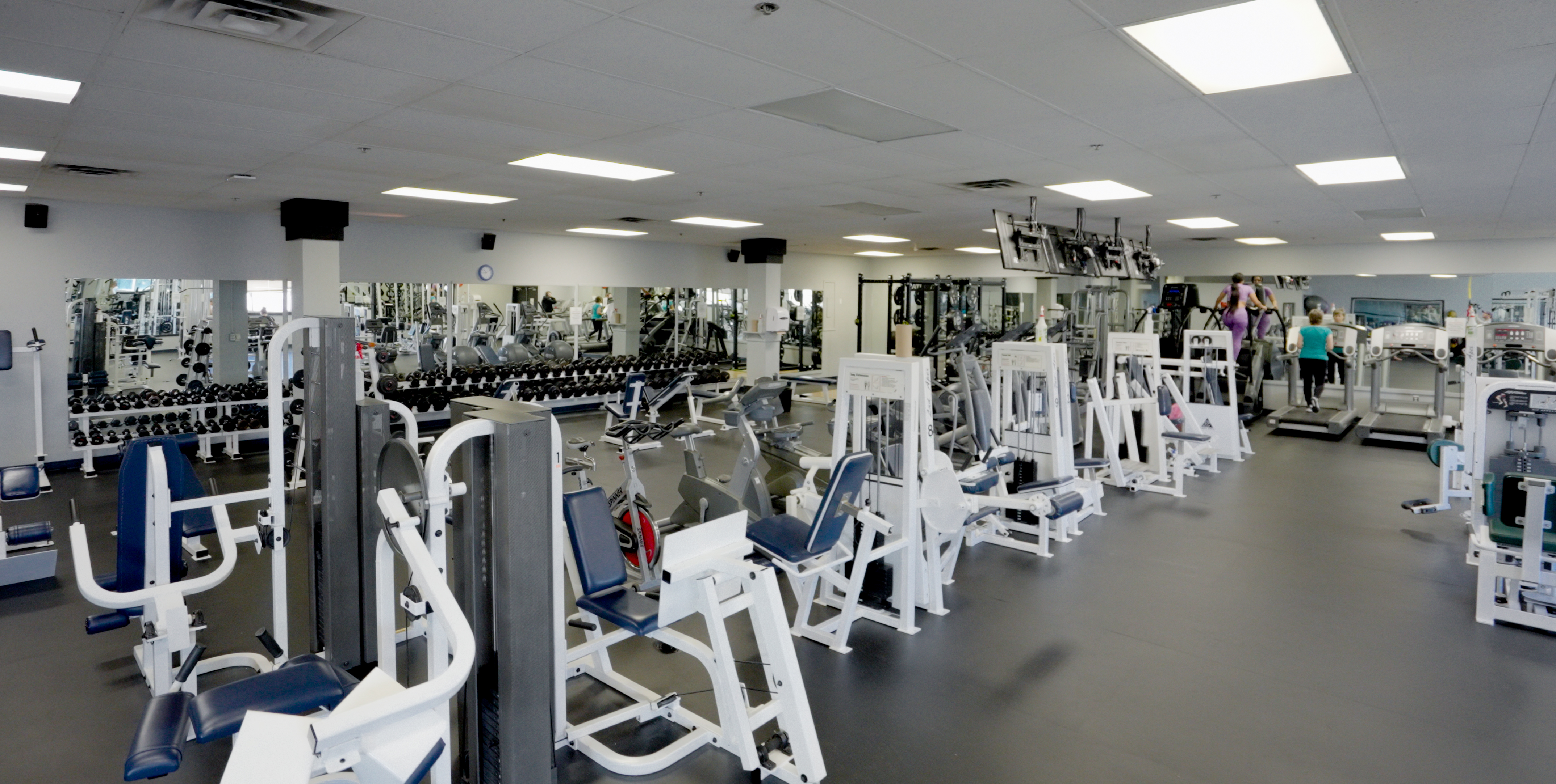 Spacious ladies only workout studio at Sandcastle Fitness
